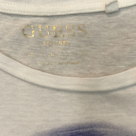 Guess “Hello Gorgeous” Graphic T-Shirt - Picture 9 of 14